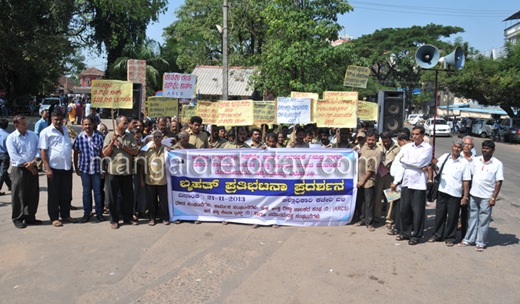 auto protest13nov21 2